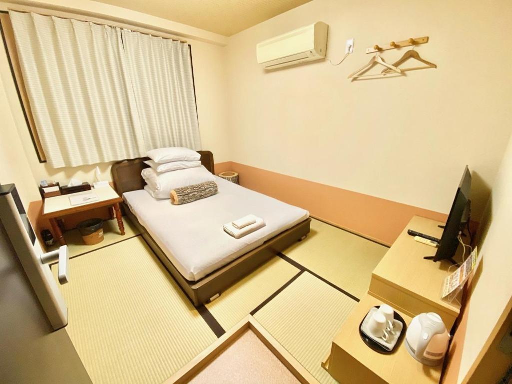 Guesthouse017徳島個室 飲食街中心 阿波踊り会館7分 文理&徳島大学 アスティとくしま車8分 Tokushima Esterno foto